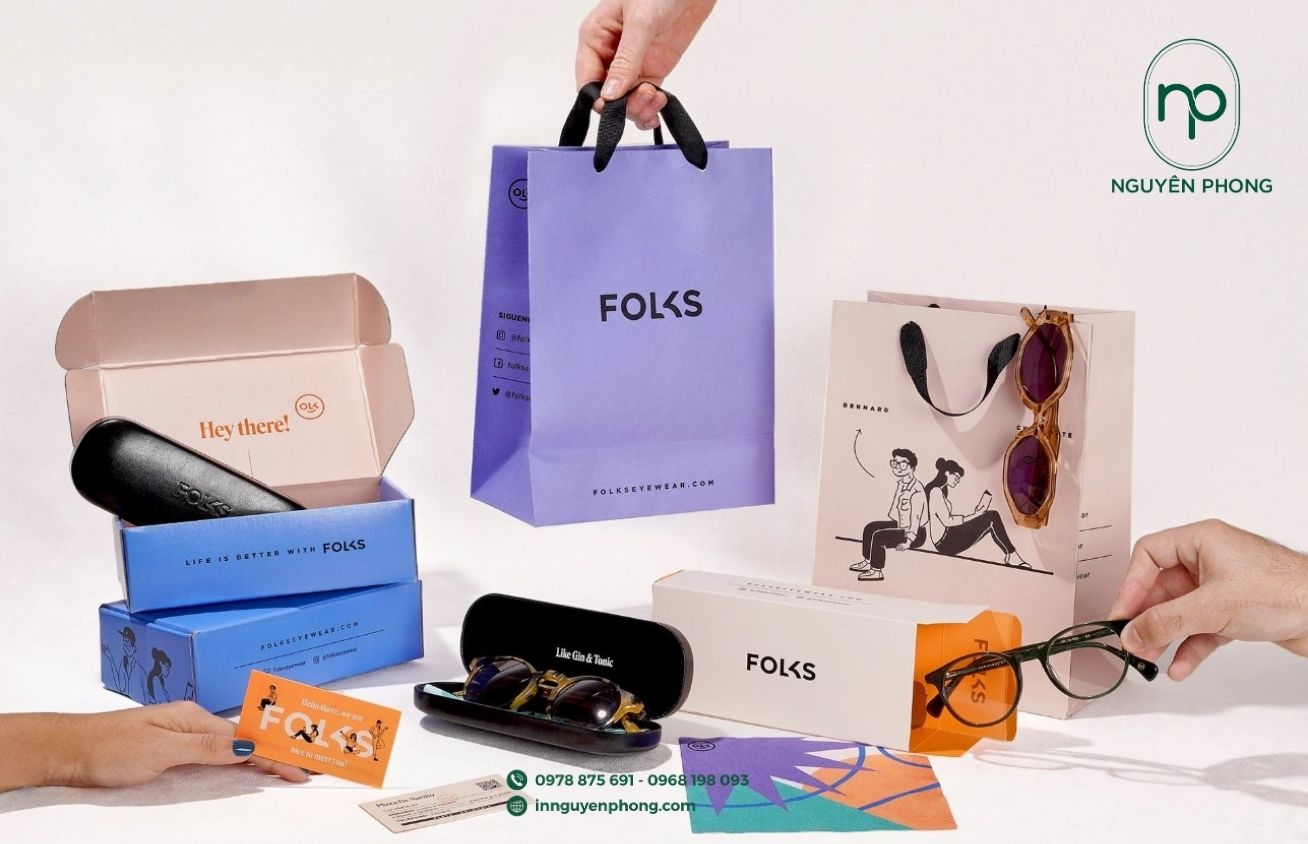 Trọn bộ bao bì hộp đựng kính